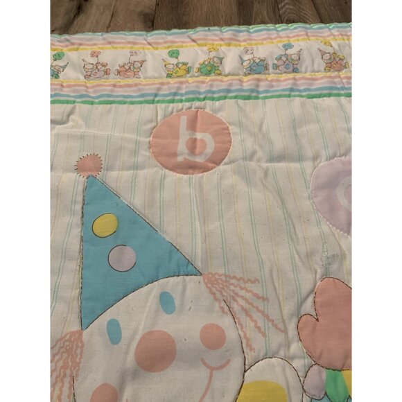 41 x 32 Clown Quilted Baby Blanket Homemade Fabric Panel Design Balloons ABC’s - Picture 6 of 13